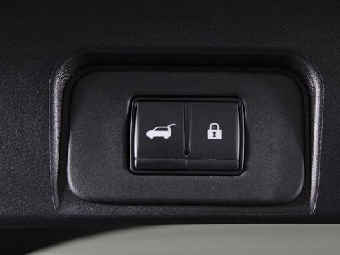 Certified 2026 Nissan Rogue SV FWD image 19