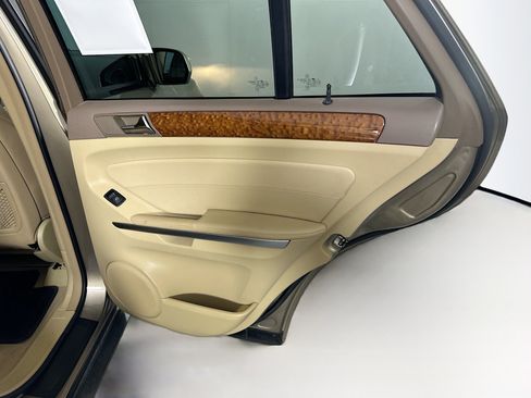 Used 2009 Mercedes-Benz ML 350 4MATIC image 30