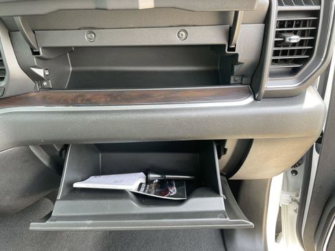 Used 2025 GMC Sierra 1500 SLT image 51