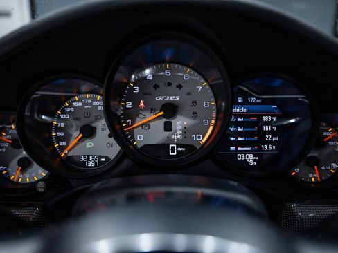 Used 2016 Porsche 911 GT3 RS RWD image 17