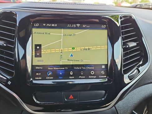 Used 2020 Jeep Cherokee High Altitude AWD/4WD image 16