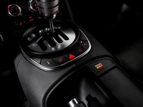 Used 2010 Audi R8 V10 image 15