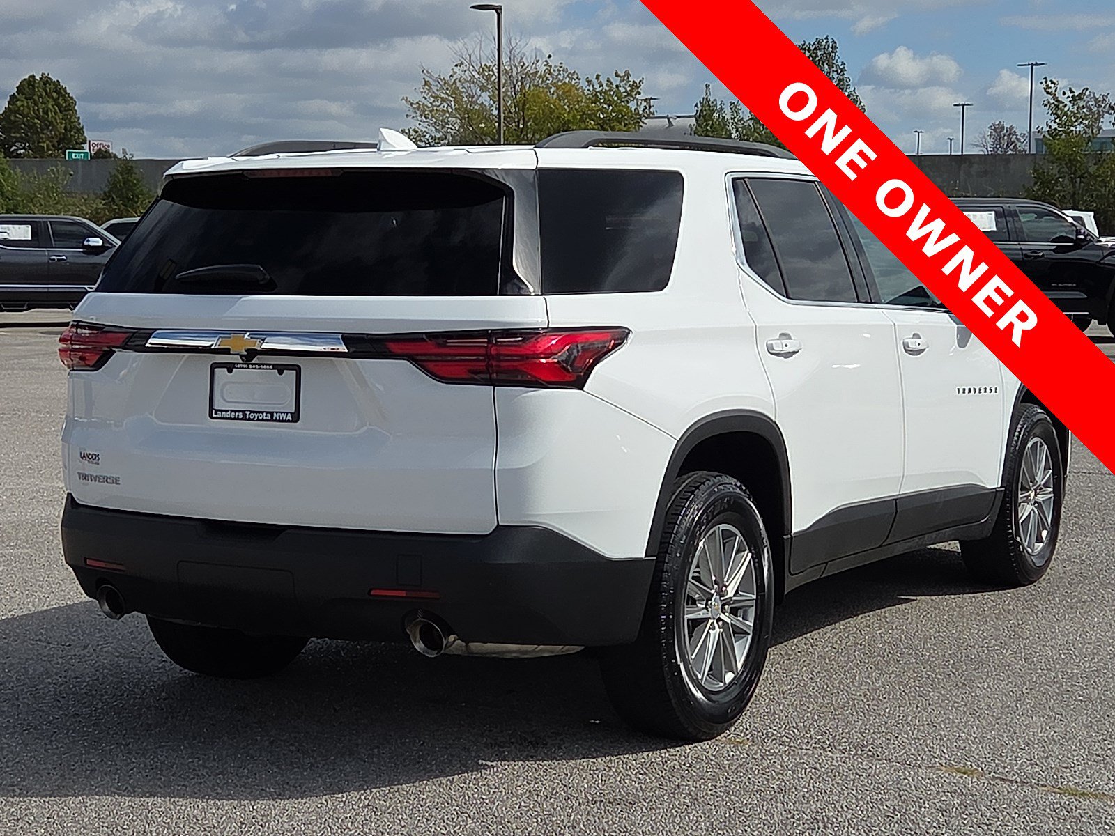 Used 2023 Chevrolet Traverse LT FWD image 5