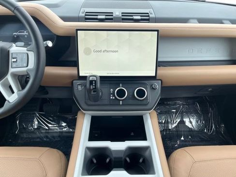 New 2026 Land Rover Defender 110 X-Dynamic SE AWD/4WD image 17