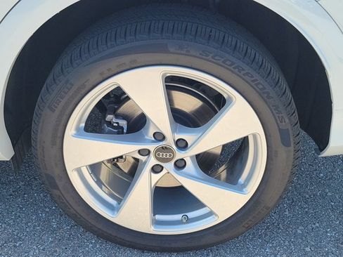 Certified 2025 Audi Q5 Premium Plus w/ Premium Plus image 10