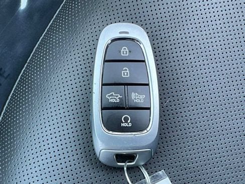 Used 2024 Hyundai Santa Cruz Limited AWD/4WD image 31