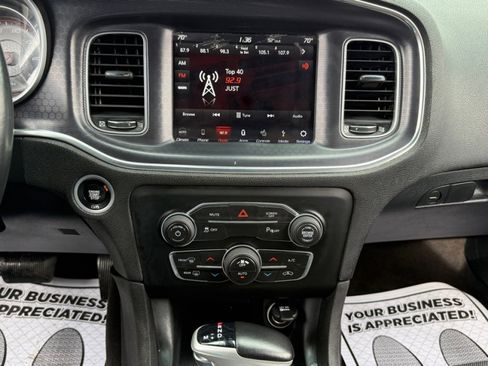 Used 2018 Dodge Charger SXT Plus image 12