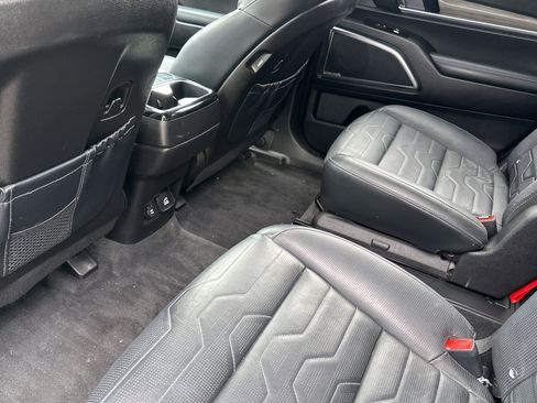 Used 2022 Kia Telluride SX w/ SX Prestige Package image 12