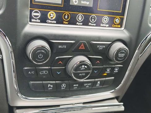 Used 2018 Jeep Grand Cherokee Overland image 26