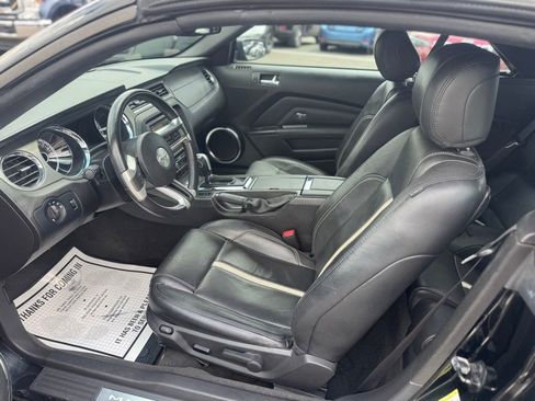 Used 2013 Ford Mustang GT Premium w/ Electronics Pkg RWD image 29