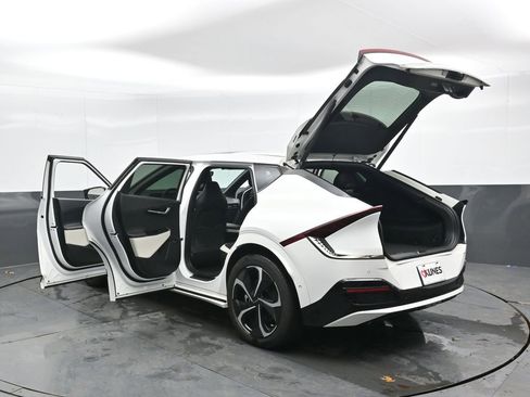 Used 2024 Kia EV6 GT-Line image 34