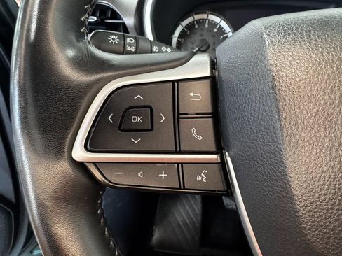 Used 2024 Toyota Highlander XLE AWD/4WD image 17