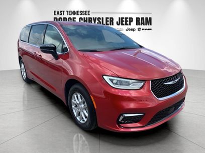 New 2026 Chrysler Pacifica Select