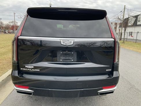 Used 2022 Cadillac Escalade Luxury image 13