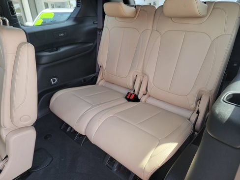 Used 2024 Jeep Grand Cherokee L Limited AWD/4WD image 13