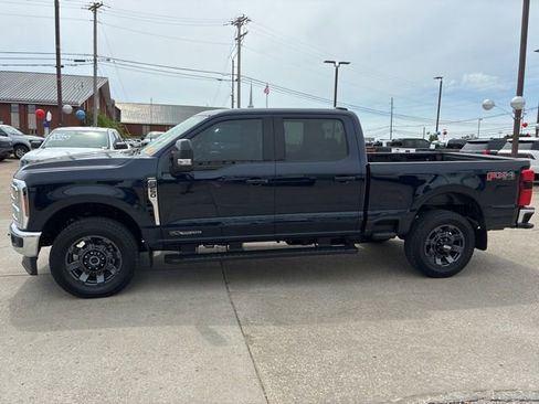 Used 2025 Ford F250 Lariat w/ FX4 Off-Road Package AWD/4WD image 4