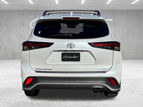 Used 2024 Toyota Highlander XSE FWD image 19