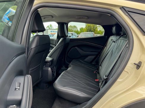 Used 2025 Ford Mustang Mach-E Select w/ Comfort Package Lite AWD/4WD image 18