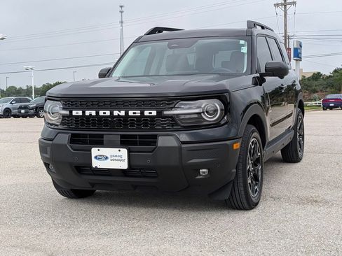 Used 2025 Ford Bronco Sport Outer Banks w/ Outer Banks Tech Package+ AWD/4WD image 3