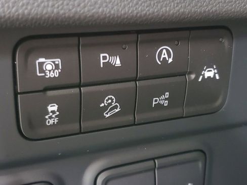 Used 2025 Chevrolet Tahoe Z71 w/ Comfort Package image 29