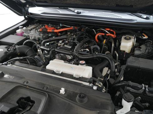 Used 2025 Toyota Land Cruiser image 73