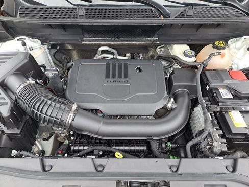 Certified 2022 GMC Acadia SLT w/ Technology Package image 24