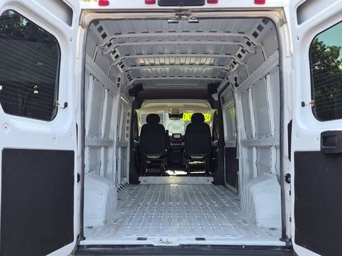 Used 2025 RAM ProMaster 2500 FWD image 21