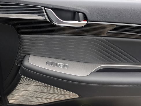 Used 2024 Hyundai Palisade Calligraphy image 25