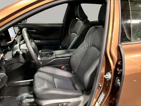 Used 2025 Toyota Crown w/ Advanced Technology Package AWD/4WD image 8