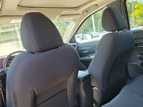 Certified 2025 Nissan Kicks SV w/ SV Premium Package FWD image 18
