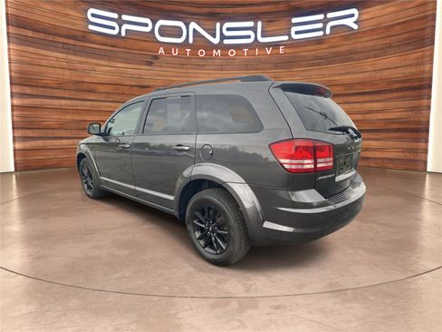 Used 2020 Dodge Journey SE w/ Blacktop Package FWD image 3