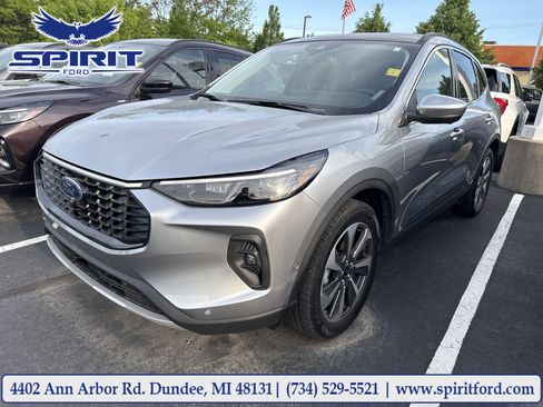 Certified 2024 Ford Escape Platinum w/ Premium Technology Package AWD/4WD image 1