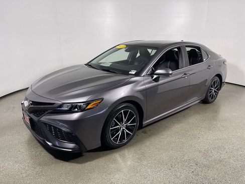 Certified 2023 Toyota Camry SE image 7