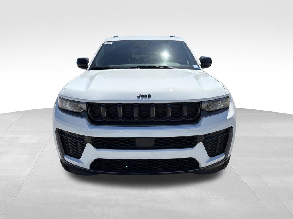 New 2026 Jeep Grand Cherokee Altitude AWD/4WD image 2