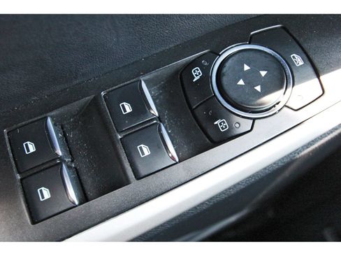 Used 2022 Ford Explorer XLT w/ Equipment Group 202A RWD image 21