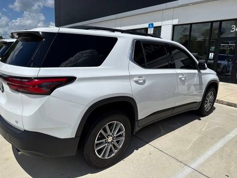 Used 2023 Chevrolet Traverse LT FWD image 4