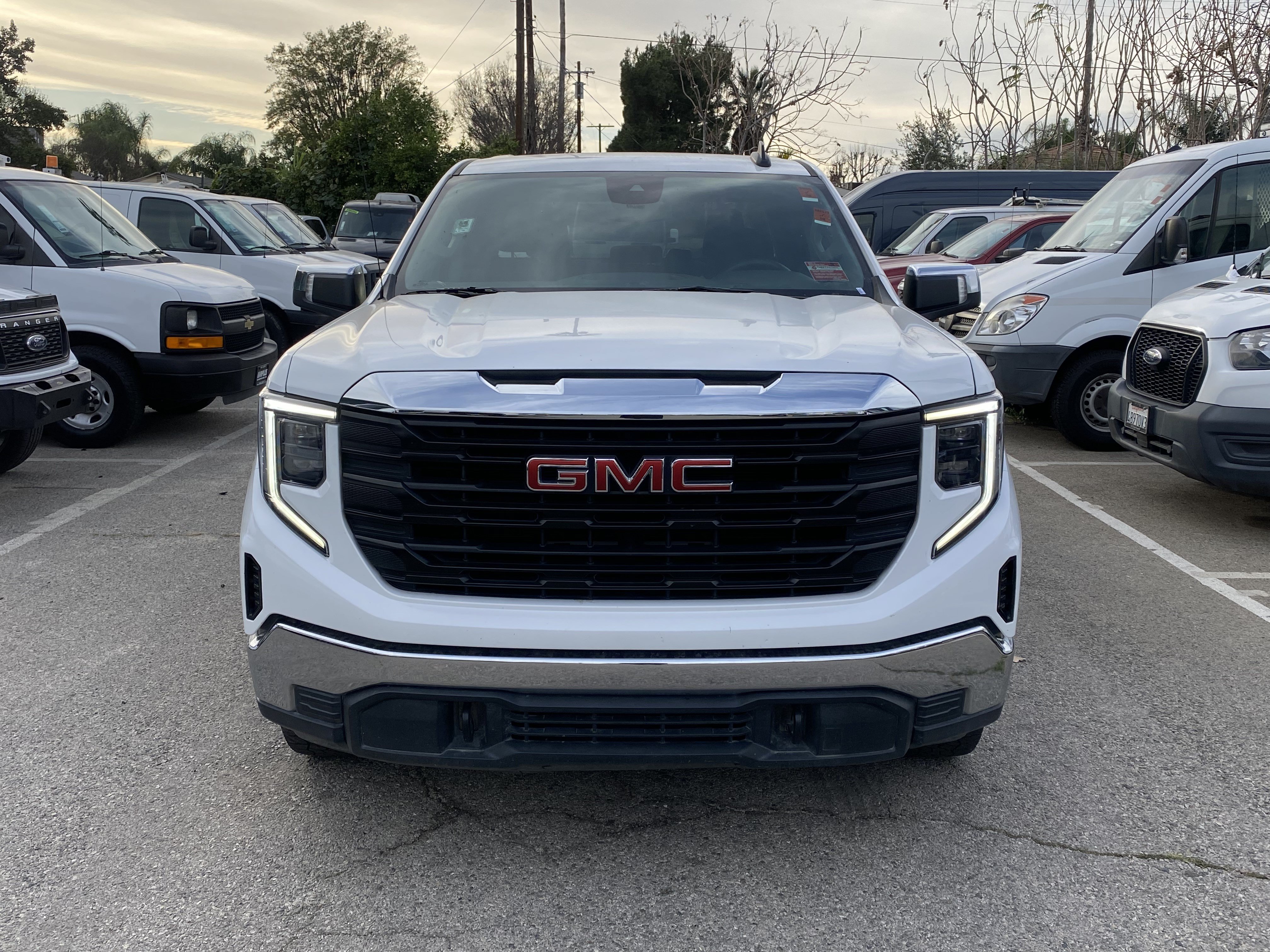 Used 2022 GMC Sierra 1500 Pro w/ Convenience Package AWD/4WD image 3