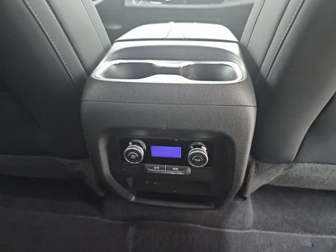 Used 2025 Buick Enclave Preferred image 21