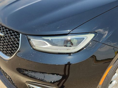 New 2026 Chrysler Pacifica Select FWD image 7