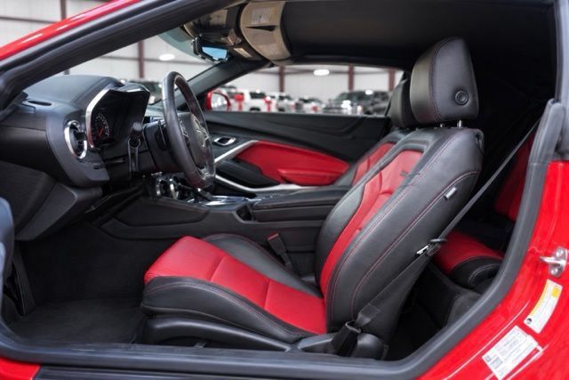 Used 2023 Chevrolet Camaro SS RWD image 9