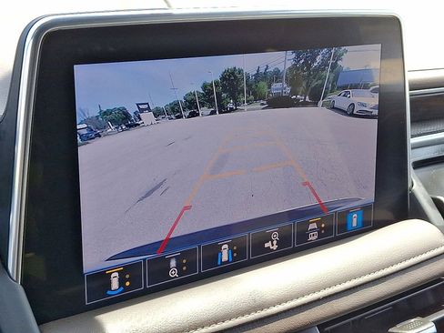 Used 2021 GMC Yukon XL SLT w/ SLT Premium Package AWD/4WD image 15