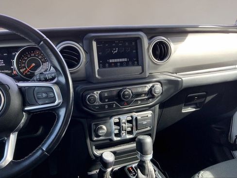 Used 2020 Jeep Wrangler Unlimited Sahara AWD/4WD image 6