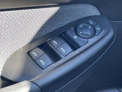 Used 2025 Chevrolet TrailBlazer LT w/ Convenience Package image 16