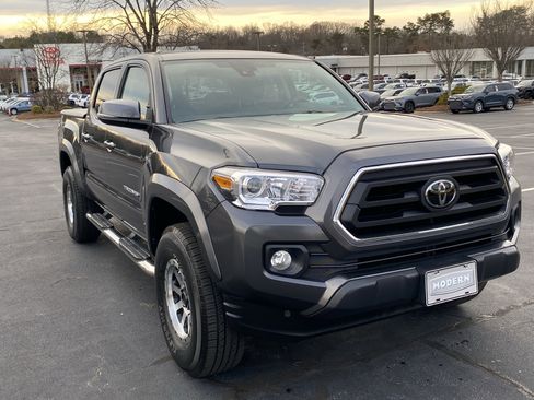Certified 2023 Toyota Tacoma SR5 w/ Technology Package image 3