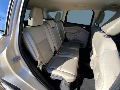 Used 2018 Ford Escape SE image 25