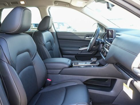 New 2026 Nissan Pathfinder SL AWD/4WD image 18