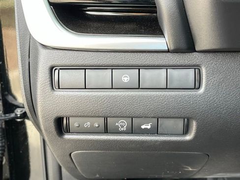 Used 2023 Nissan Rogue SL AWD/4WD image 22