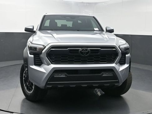 Used 2024 Toyota Tacoma TRD Off-Road AWD/4WD image 37
