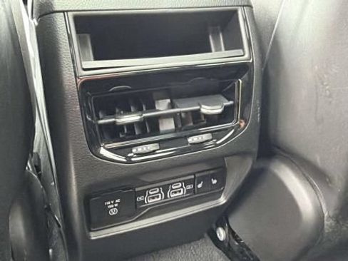 Used 2022 Jeep Grand Cherokee Overland AWD/4WD image 38