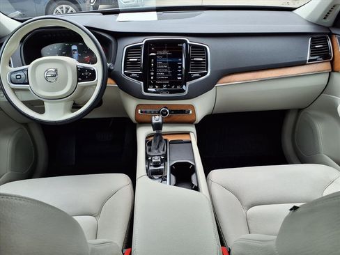 Used 2022 Volvo XC90 T6 Momentum w/ Advanced Package image 17